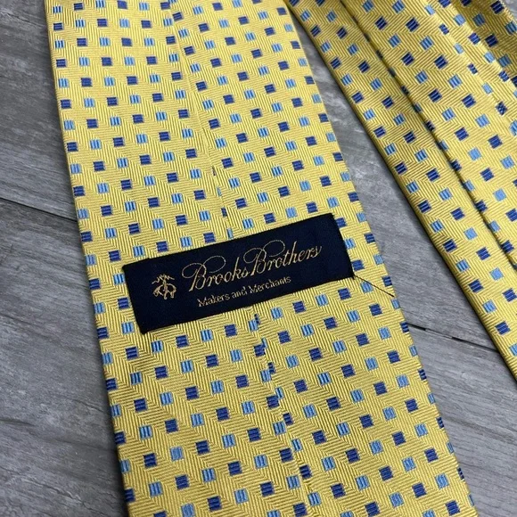 Brooks Brothers Yellow w/ Blue & Navy Check Silk Tie - Picture 1 of 4